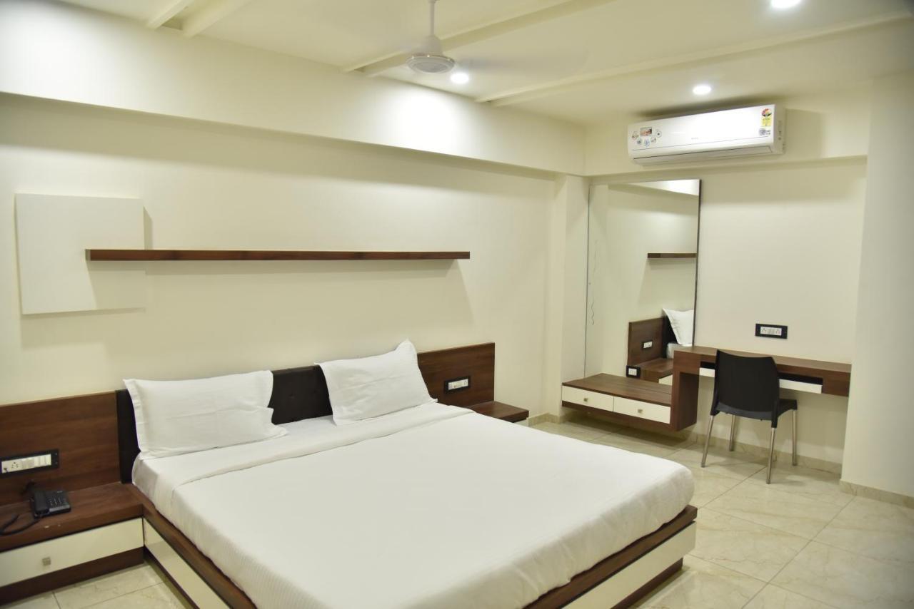 Hotel Savera Inn Morbi Luaran gambar