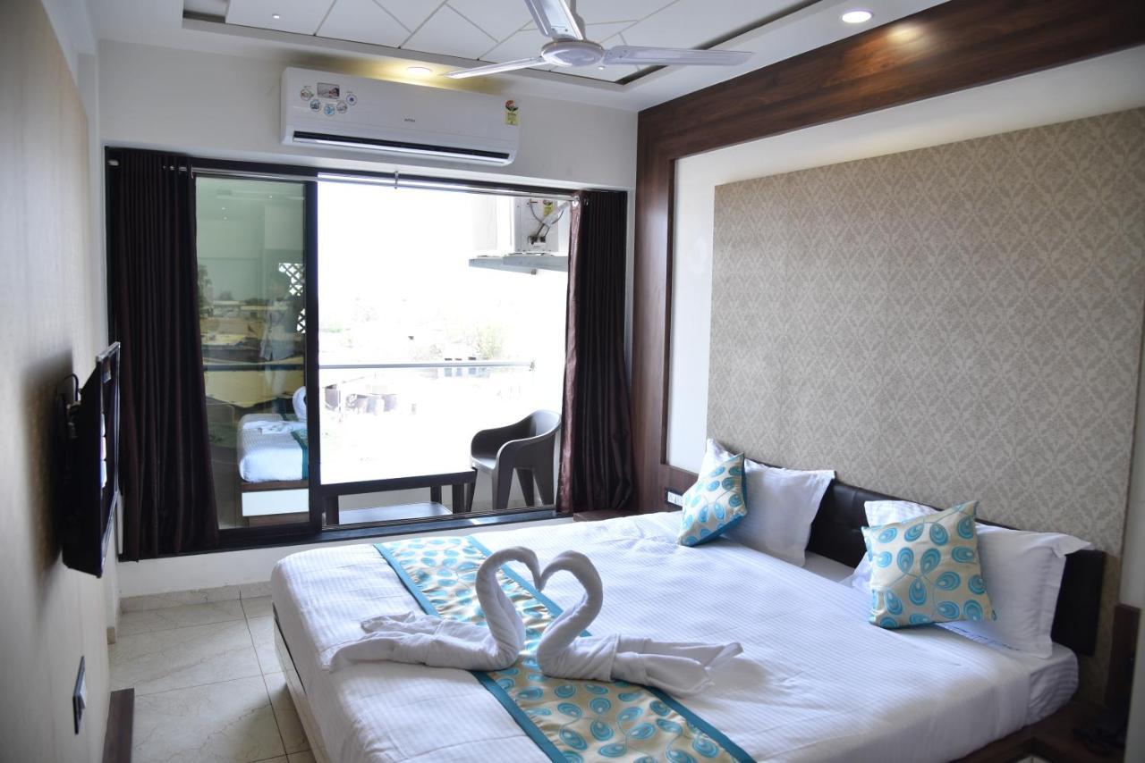 Hotel Savera Inn Morbi Luaran gambar