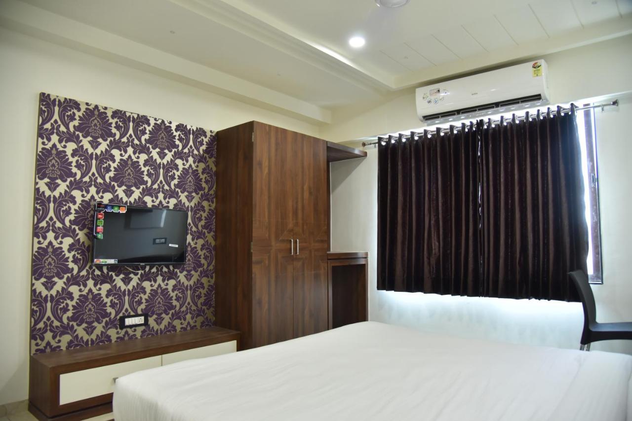 Hotel Savera Inn Morbi Luaran gambar