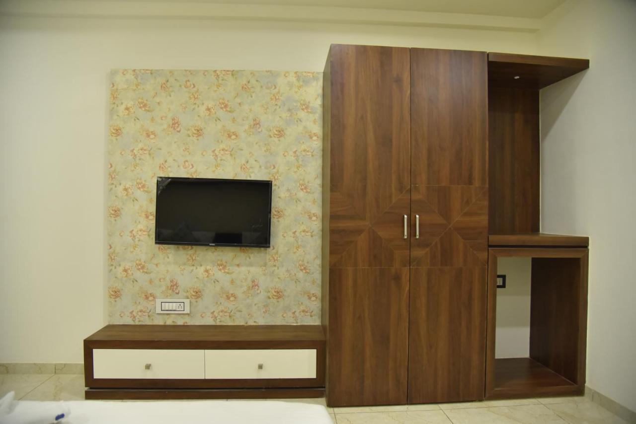 Hotel Savera Inn Morbi Luaran gambar