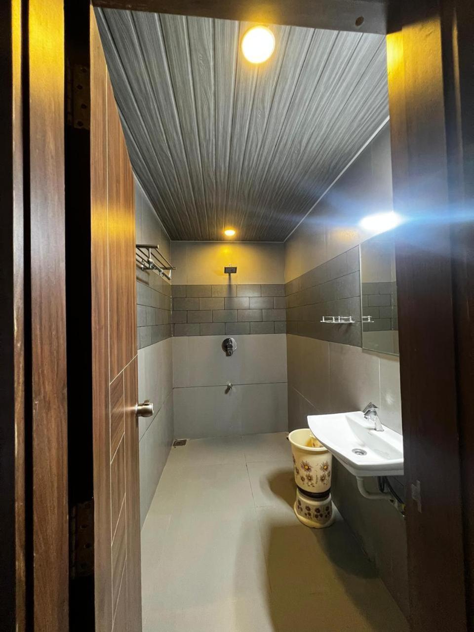 Hotel Savera Inn Morbi Luaran gambar